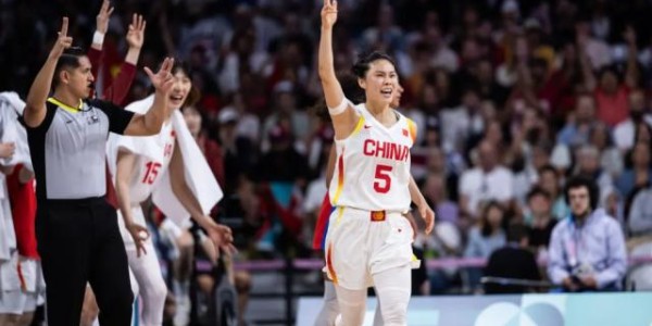 开云体育入口网址-一战将净胜分拉回！中国女篮一只脚已经迈进八强