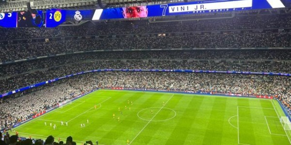 【现场】伯纳乌从嘘声到狂欢，多特唤醒皇马逆转基因