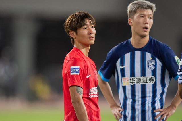 1721549848981037226.jpg (体育)(12)足球——中超:武汉三镇平成都蓉城XxjpseC007218_20240720_PEPFN0A001.jpg